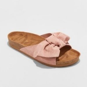 BRAND NEW!Women's Mad Love Adia Bow Footbed Sandal